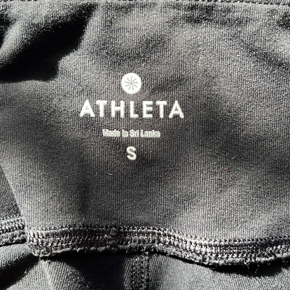 Athleta Quest Criss Cross Chaturanga Capri Leggings - Picture 9 of 11